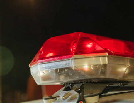 Carreta com carga de vinho é encontrada abandonada em Jarinu