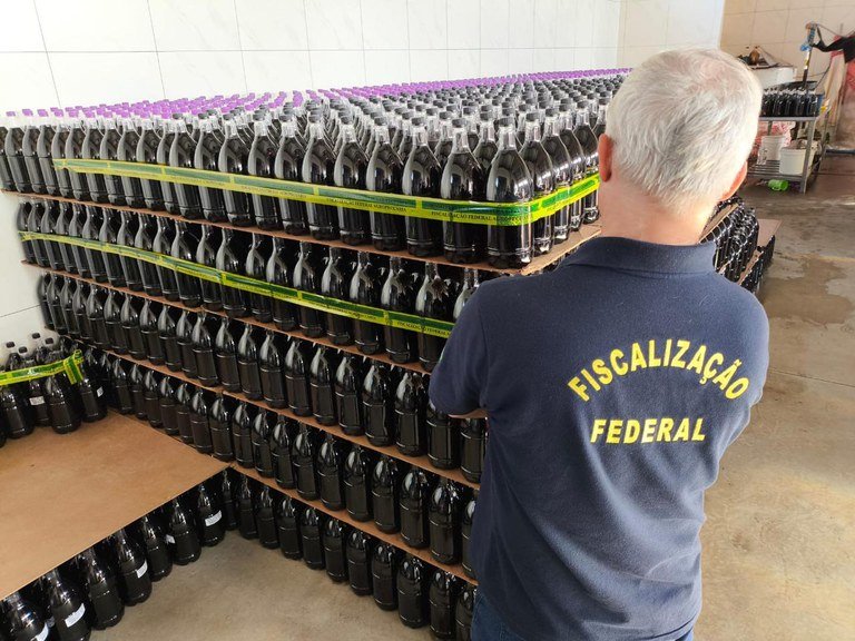 Operação no Paraná apreende mais de 32 mil litros de vinho falsificado - Vinsel Vinhos