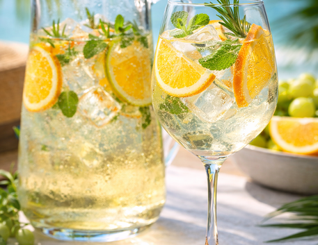 Bianco de Verano: o drink com vinho branco perfeito para o verão