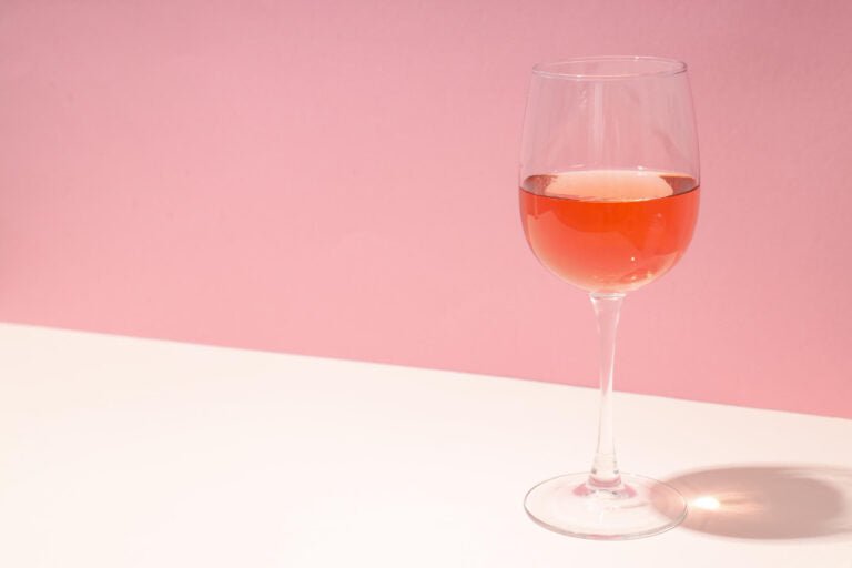 Outubro Rosé: Celebrando o Outubro Rosa e o Poder das Mulheres - Vinsel Vinhos