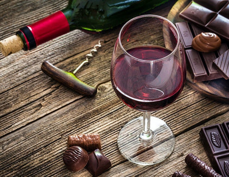 Vinho e Chocolate: Uma Combinação Deliciosamente Surpreendente - Vinsel Vinhos