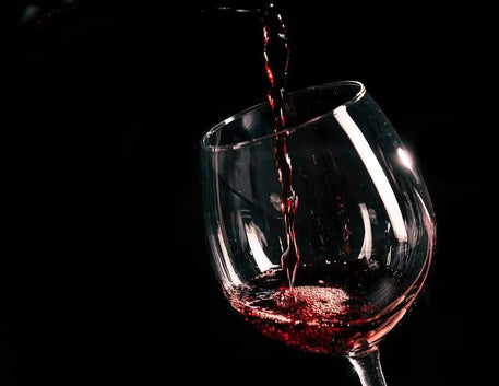 Taninos no Vinho: O Paladar Profundo e Complexo Além da Taça - Vinsel Vinhos